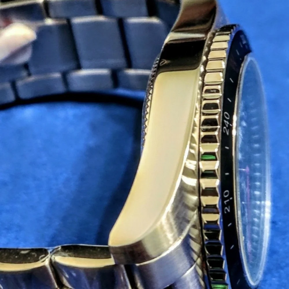 Brand New - Shield  Exley Quartz Green Dial Stainless Steel Men's Watch.